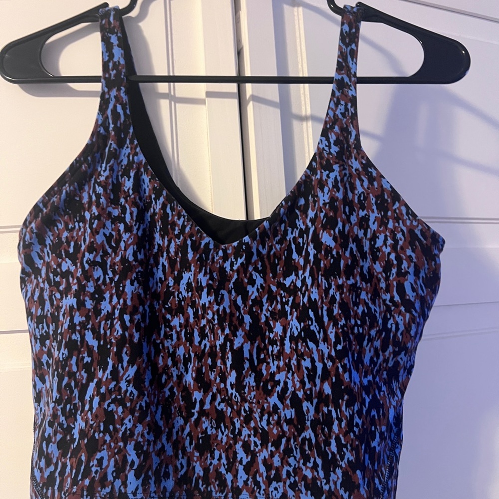 Lululemon set: blue animal print sports bra (med) with pants (8) - Picture 6 of 7